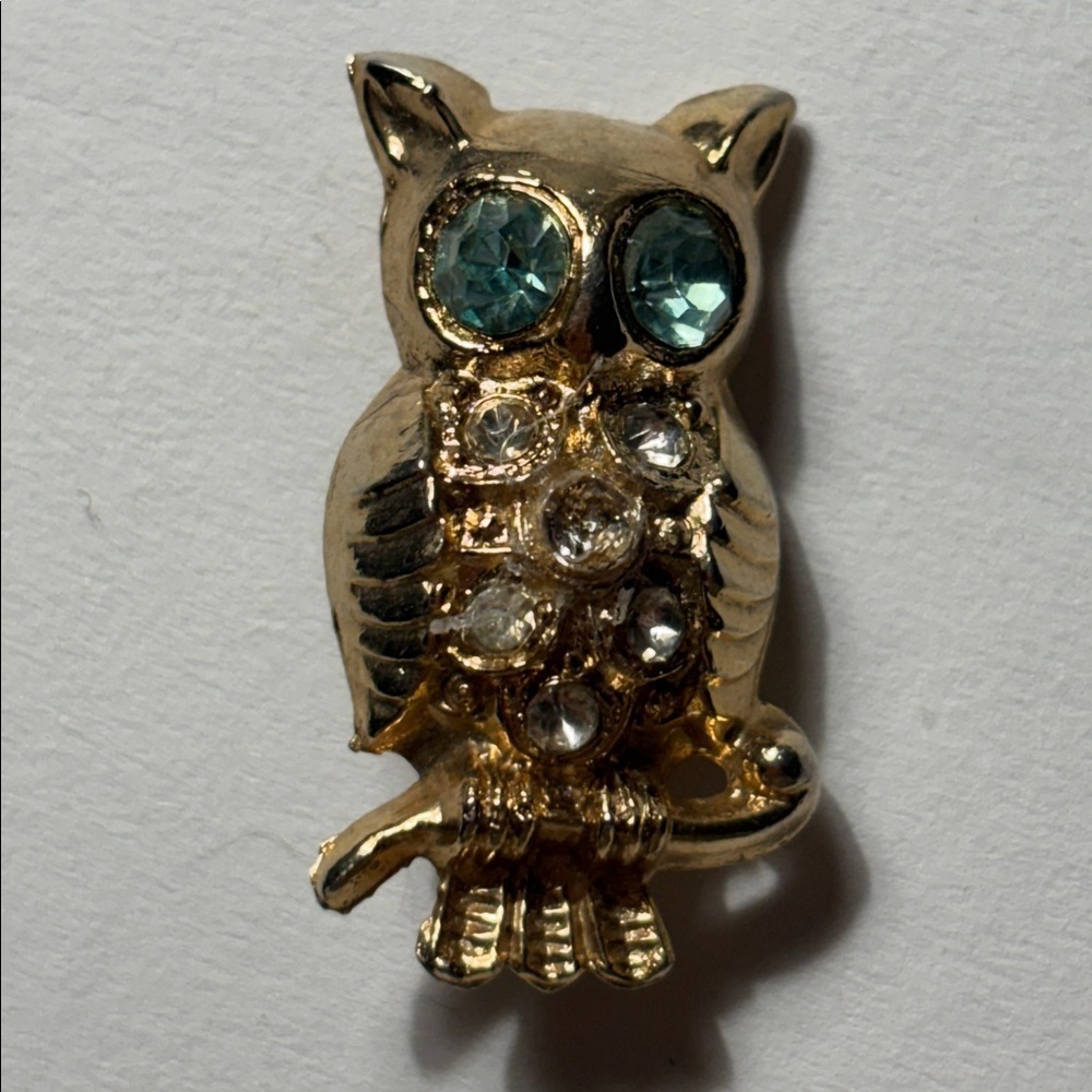 OWL BROOCH GOLD TONED OWL BLUE GREEN EYES WITH RHINESTONES ON BODY